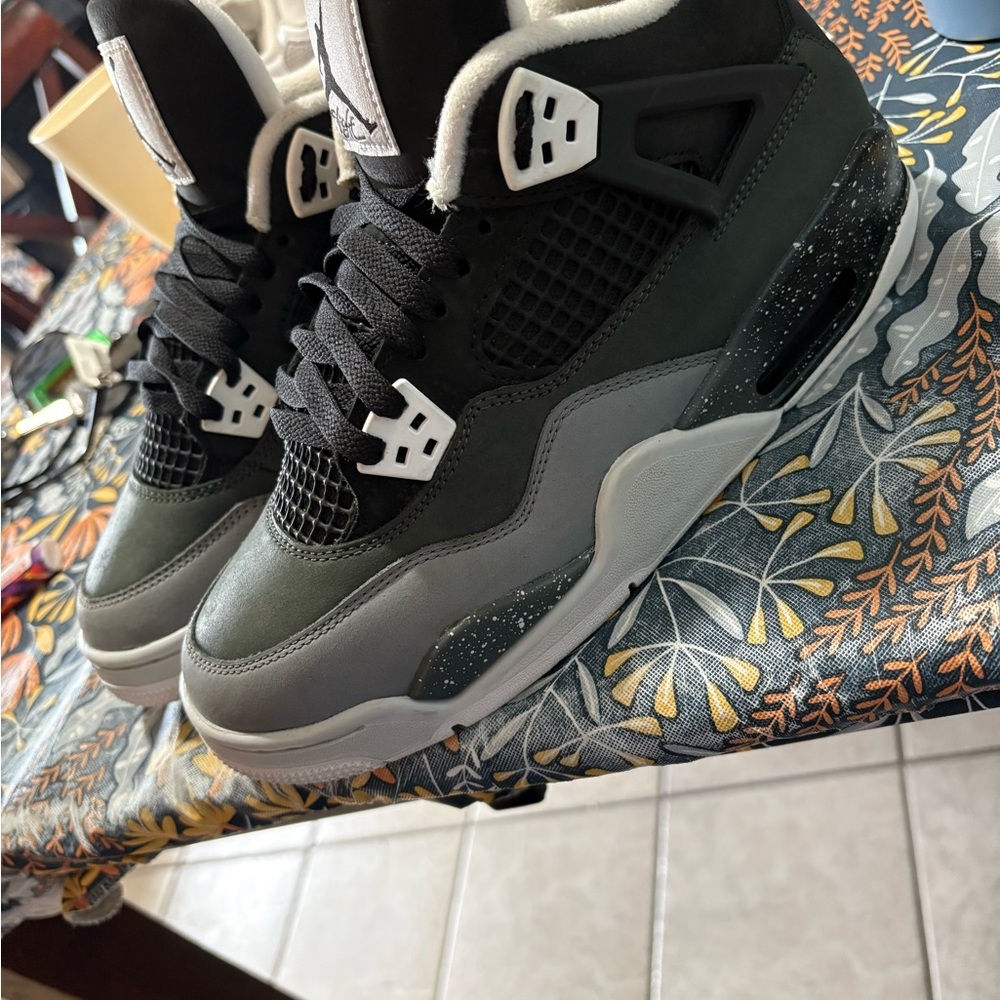 Jordan Retro 4 fear